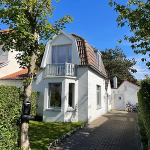 Family House - Surf & Sea , Bredene België
